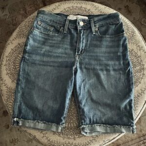 Levi’s Mid Rise Bermuda Jean Shorts - Size 2